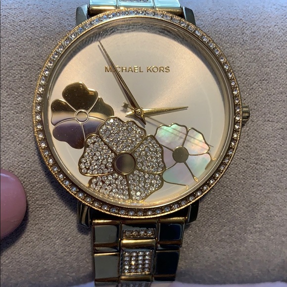 Michael Kors Gold “Bling” Watch Timepiece - Picture 6 of 8